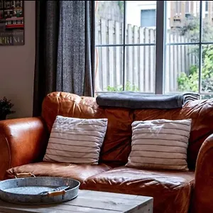  Guest house Downtown Studio In Leslieville With Hot Tub Canada